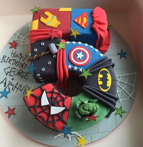 Marvel Birthday Cake, 4de Verjaardag, Spiderman Birthday Cake, Cake Decorating Kit, Marvel Birthday Party, Marvel Birthday, Superhero Birthday Cake, Marvel Cake, 5th Birthday Cake