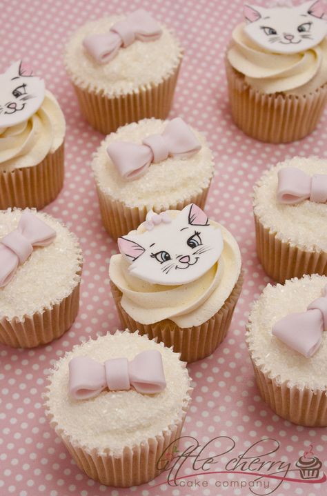 Marie Aristocats Cupcakes | by Little Cherry Cake Company Trendy Cupcakes, Aristocats Party, Disney Cupcakes, Cat Themed Birthday Party, Ideas Cupcakes, Cat Cupcakes, Marie Aristocats, Cat Birthday Party, Cherry Cake