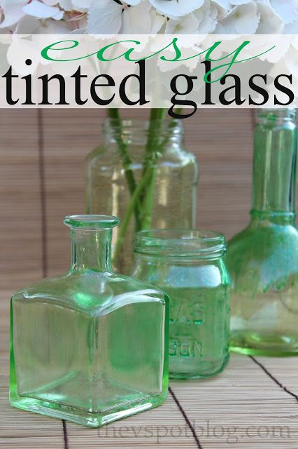 Funky Upcycle, Glass Upcycle, Upcycled Jars, Bottle Upcycle, Repurposed Bottles, Thanksgiving Recipes Side Dishes Easy, Upcycled Bottles, Colored Bottles, Easy Upcycle