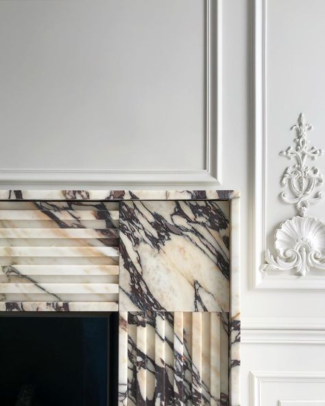 Félix Millory Architecture-FMA on Instagram: “« You must do the things you think you cannot do. » by Eleanor Roosevelt . . . #interior #interiors #interiordesign #architect…” Installing A Fireplace, Marble Detail, Marble Fireplace, Faux Fireplace, Fireplace Surround, Design Apartment, Home Fireplace, Marble Fireplaces, Marble Slab