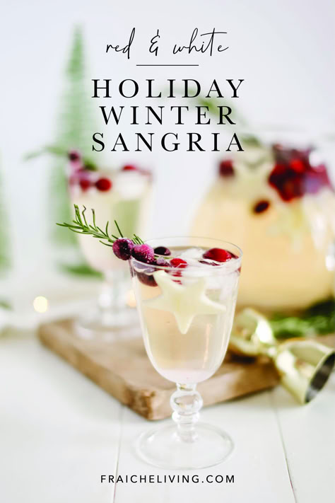 Wine Based Christmas Drinks, Christmas White Sangria Recipes, Holiday Winter Sangria, White Wine Christmas Drink, Snow Globe Sangria, Christmas White Wine Sangria, White Winter Sangria Recipes, Winter White Sangria Recipe, Large Batch Sangria Recipe