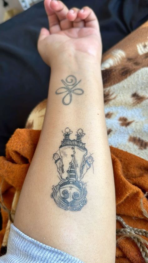 Coraline Tattoo Quotes, Coraline Dog Tattoo, Coraline Tattoos Ideas, Coraline House Tattoo, Coraline Dragonfly Tattoo, Coraline Symbols, Matching Coraline Tattoos, Tattoo Ideas Coraline, Coraline Inspired Tattoos