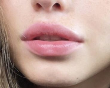 Pouty Upper Lip, Natural Pink Lips Aesthetic, Lips Vision Board, Natural Lips Aesthetic, Pouty Lips Aesthetic, Pretty Lips Natural, Perfect Lips Aesthetic, Pretty Lips Aesthetic, Lips Subliminal