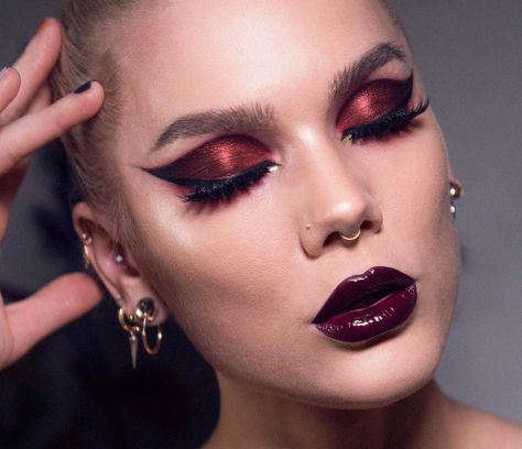 Black And Red Makeup, Rock Makeup, Rocker Girl, Alternative Makeup, Red Makeup, Dope Makeup, Edgy Makeup, Goth Makeup, Dark Makeup