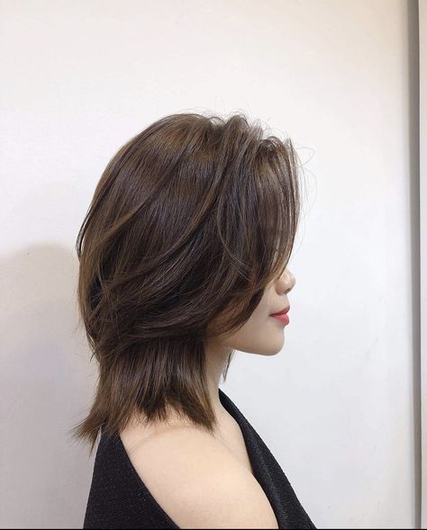 Wolf Haircuts, Long Hair Cuts Straight, Bob Pendek, Ulzzang Short Hair, Wolf Cut Hair, Wolf Haircut, Asian Short Hair, Bob Haircut For Fine Hair, Short Hair Trends