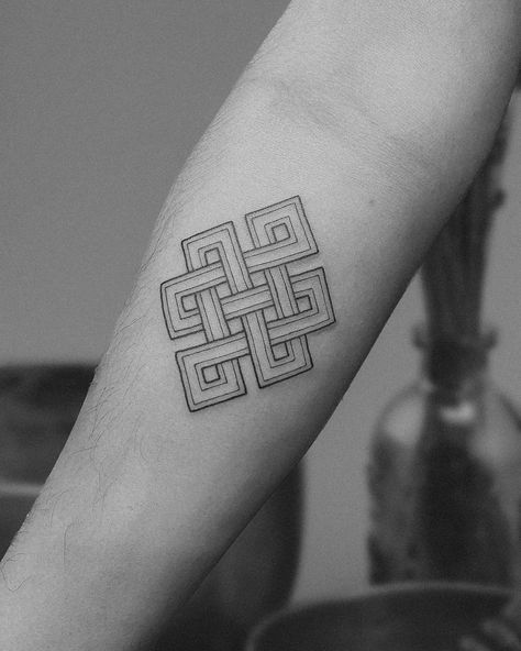 The “eternal knot,” also known as the “endless knot” or “infinity knot,” is a symbolic figure that features in various cultures, particularly in Buddhism, Hinduism, and Celtic traditions. It is characterized by its intricate, interwoven lines with no clear beginning or end, symbolizing eternity, interconnectedness, and the cyclical nature of life. . . . . . . . . . . #tattooart #inked #tattooideas #tattoodesigns #tattooinspiration #tattooartist #tattoolovers #tattoolife #tattoosofinstagram #t... Celtic Infinity Tattoo, Endless Knot Tattoo, Infinity Knot Tattoo, Tibetan Tattoo, Eternal Knot, Libra Tattoo, Endless Knot, Knot Tattoo, Celtic Traditions