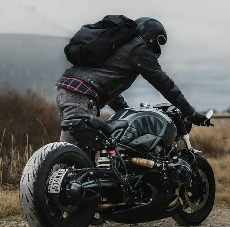 Bobber Scrambler, Bmw R9t, Custom Bikes Cafe Racers, Moto Scrambler, Best Motorbike, Bike Bmw, Scrambler Custom, Image Moto, Мотоциклы Cafe Racers