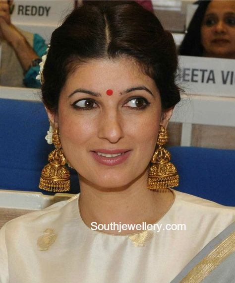 Twinkle Khanna in Lakshmi Nakshi Jhumkas Nakshi Jhumkas, Temple Jewellery Jhumkas, Temple Jewellery Earrings, Twinkle Khanna, Temple Jewelry Necklace, Gold Jhumka Earrings, Antique Gold Jewelry Indian, Jewellery Bridal, Antique Jewellery Designs