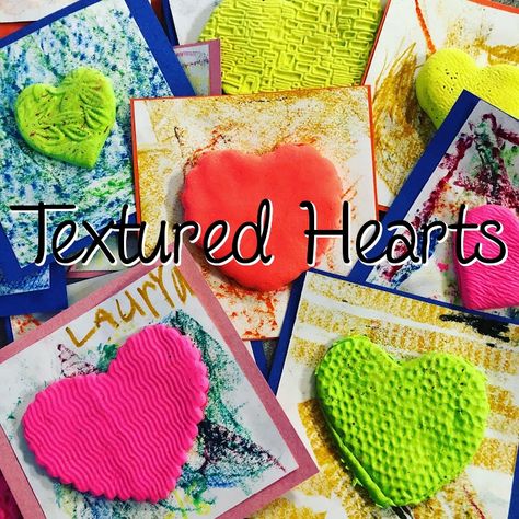 Kindergarten Sculpture, Art Lessons Kindergarten, Heart Art Lesson, First Grade Art Lessons, Jim Dine Hearts, Valentines Art Lessons, Sculpture For Kids, Preschool Art Lessons, Art Lessons For Elementary