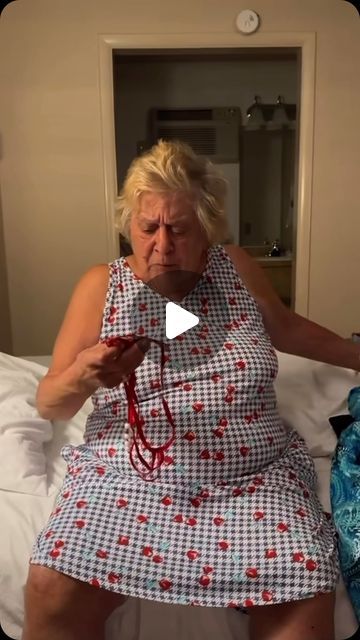 43K views · 5.4K likes | Nanci Caceda on Instagram: "That time granny received a “headband” as a gift #confused #whatisit #grandma #Granny #BadGranny #funny @lmdelbi10" Fat Lady Pictures, Hangry Humor, Older Woman Portrait, Funny Granny, Granny Dolls, Old Lady Pics, Old Grandma, Cartoon Grandma, Fat Ladies