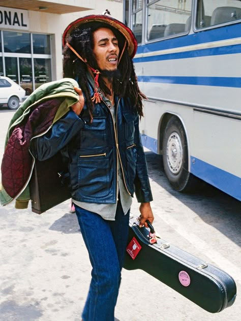 Bob Marley: Style God Marley Family, Bob Marley Legend, Bob Marley Pictures, Marley Quotes, Damian Marley, Image Positive, Peter Tosh, Bob Marley Art, Robert Nesta