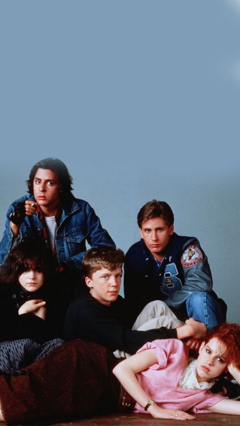 the breakfast club; wallpaper The Breakfast Club Wallpaper, 80s Background, Breakfast Club Movie, Club Wallpaper, Filmy Vintage, John Hughes, 90s Movies, 80s Aesthetic, 80s Movies