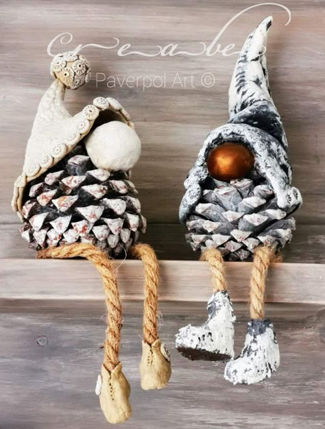 Pine Cone Art, Pinecone Crafts, Homemade Hamburger, Cone Crafts, Hamburger Helper, Handmade Christmas Crafts, Cones Crafts, Pine Cone Crafts, Candy Christmas Decorations