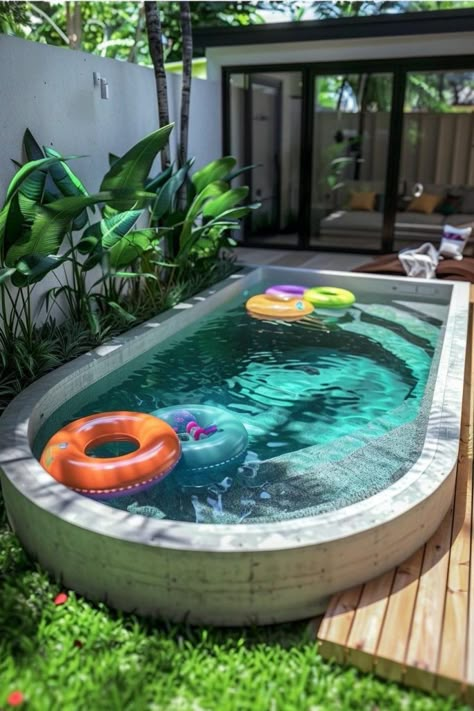 15 Stunning Plunge Pool Ideas for Small yards 41 Small Splash Pool Ideas, Mod Pool Ideas, Built In Swim Spa, Small Beach Entry Pool, Mod Pools, Swim Spa Backyard Ideas, Small Yard Pool, Small Pools For Small Yards, Mod Pool