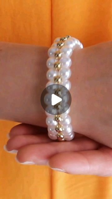 Silver Bead Bracelet Diy, Diy Stretch Bracelets Ideas, Easy Beaded Bracelets Patterns, Bracelets Tutorial Beads, Diy Bracelet With Beads, Glass Bead Jewelry Ideas, How To Make Beads Bracelets, Seed Bead Crafts Diy, How To Make Bead Bracelets