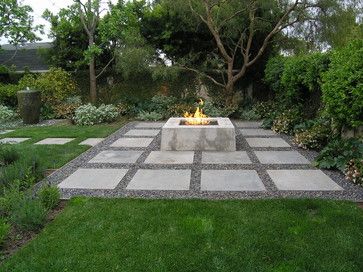 Square Fire Pit Cheap Fire Pit, Design Per Patio, Fire Pit Seating Area, Backyard Seating Area, Backyard Fire Pit, Fire Pit Landscaping, Cheap Backyard, Concrete Fire Pits, Backyard Seating