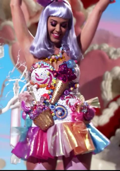 Katy Perry - California Gurls Ft. Snoop Dog (Official) Teenage Dream (2010) 🍦🍨🍧🍬🍭 2010 Katy Perry, California Gurls Katy Perry Music Video, California Gurls Katy Perry Outfit, California Gurls Katy Aesthetic, Katy Perry California Girls Costume, Katy Perry Teenage Dream Era, Katy Perry Music Video Outfits, Candy Aesthetic Outfit, California Girls Katy Perry