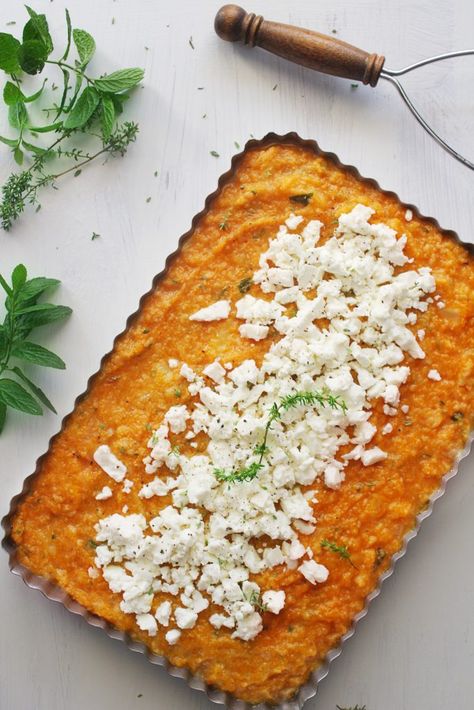 Mediterranean savory pumpkin pie with feta www.30daysofgreekfood.com Savory Pumpkin Pie, Keto Food Recipes, Traditional Greek Recipes, Pumpkin Pie Ideas, Vegan Feast, Eggs Dinner, Artistic Food, Savory Pies Recipes, Savory Pumpkin