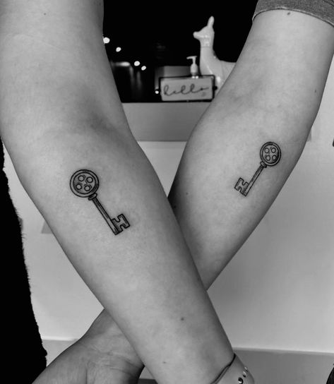 Mini Coraline Tattoo, Sick Matching Tattoos, Coraline Aesthetic Tattoo, Matching Movie Tattoos, Tim Burton Matching Tattoos, Coraline Themed Tattoo, Coraline Quote Tattoo, Coraline Key Drawing, Emo Best Friend Tattoos