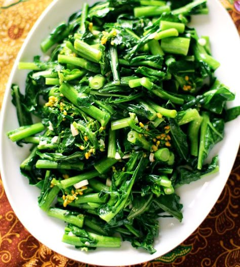 Thai Stir-Fried Greens with Oyster Sauce Fried Greens Recipe, Green Vegetable Side Dish, Stir Fry Greens, Thai Stir Fry, Vegetable Side Dish Recipes, Vegetable Side Dish, Green Vegetables, Stir Fry Recipes, Vegetable Side