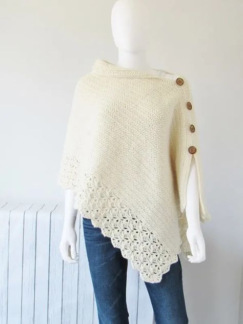 Poncho au crochet pour femme modèle gratuit | Mery Crochet Poncho Au Crochet, Poncho Patterns, Crochet Poncho Free Pattern, شال كروشيه, Poncho Crochet, Popular Crochet, Easy Crochet Patterns Free, Irish Crochet Dress, Crochet Poncho Patterns