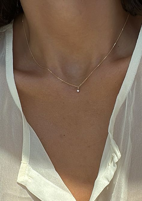 white diamond textured link necklace– CCNY Gold Necklace With Diamond, Simple Elegant Necklace, White Gold Diamond Necklace, Gold Necklace Dainty, Jewelry White Gold, Custom Chain, Dainty Gold Necklace, Classy Jewelry, Minimal Jewelry