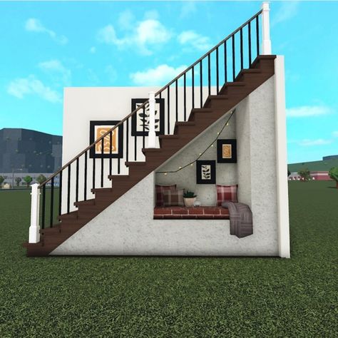 Bloxburg Staircase, Bloxburg Beach House, Blocksburg Room Ideas￼, Bloxburg House Ideas Layout, House Decorating Ideas Apartments, Small House Layout, City Layout, Simple Bedroom Design, Tiny House Layout