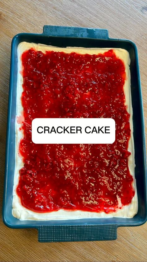 🍰 CRACKER CAKE 🍰 This family recipe is a hit at any gathering! With just 4 ingredients, it’s easy to make and deliciously light and… | Instagram Cracker Cake Recipe, Cracker Cake, Soda Crackers, Layered Cake, Vanilla Pudding, Family Recipe, 4 Ingredients, Cake Recipe, No Bake