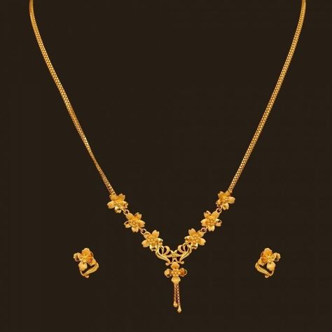 Vummidi Bangaru Jewellers, Indian Gold Necklace Designs, Beautiful Wedding Jewelry, Simple Necklace Designs, Delicate Gold Jewelry, Neck Pieces Jewelry, Gold Jewelry Outfits, New Gold Jewellery Designs, Baby Necklace