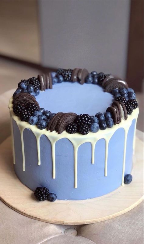 Cake Decorating For Boyfriend, Easy Cakes For Men, Male Birthday Cake Ideas Men, Male Birthday Decorations, Simple Birthday Cake For Men, Male Birthday Cake, Cake Ideas For Men, Cake For Boyfriend, Chocolate Cake Designs