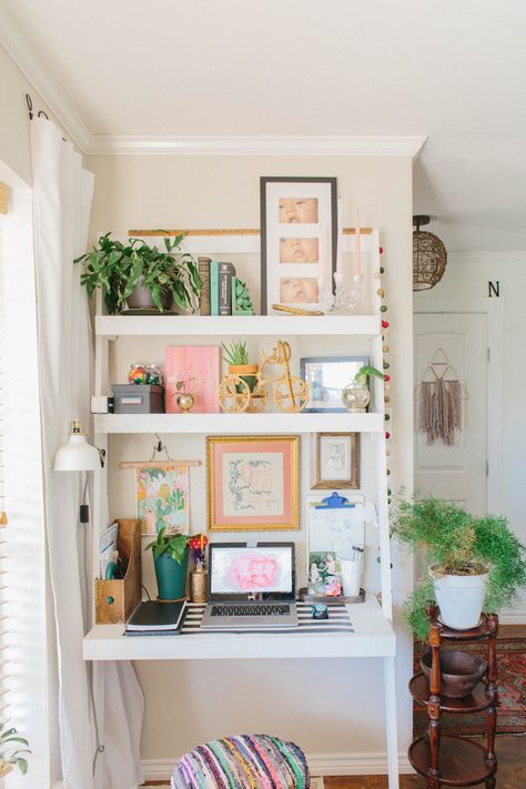 Leaning Desk, Desk Nook, Desk Vintage, Desk Diy, Closet Office, Office Nook, Desk Area, Bedroom Desk, Diy Desk