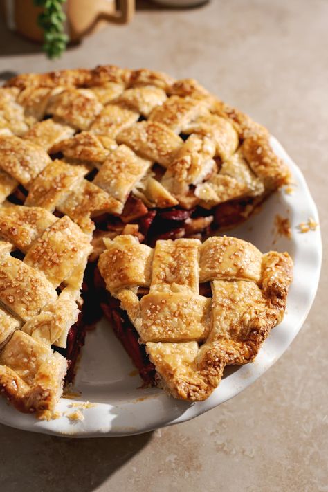 This cherry apple pie is made with a crispy and flaky pie crust and a juicy cherry and apple filling. It's the perfect pie to make during the Fall season! #applepie #pie #cherry #fallbaking #baking | teakandthyme.com Apple And Cherry Pie, Apple Cherry Pie Recipe, Cherry Apple Pie Recipe, Cherry Apple Pie, Apple Cherry Pie, Apple Pie Filling Recipes, Crumble Tart, Pear Pie, Cherry Pie Recipe