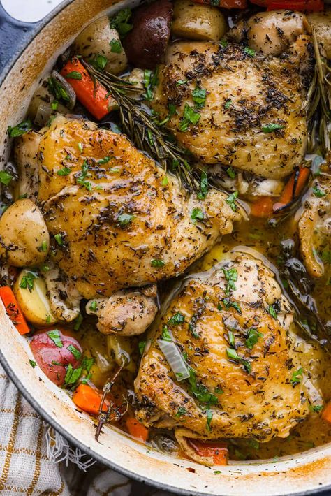 Braised Chicken Thighs Braiser Recipes, Dutch Oven Chicken Thighs, Braised Turkey, Braised Chicken Recipes, Lemon Garlic Chicken Thighs, Boiled Chicken Recipes, Cajun Chicken Pasta Recipes, Dutch Oven Chicken, Turkey Thighs