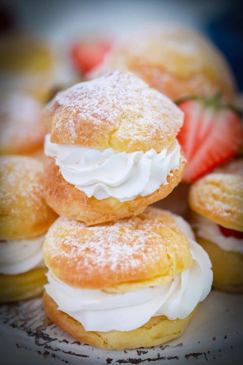 Choux Pastry Recipes, Choix Pastry Recipe, Pate A Choux Recipe, Mardi Gras Recipes Easy, Choux Pastry Recipe, Custard Slices, Pudding Fruit Salad, Choux Recipe, European Pastries