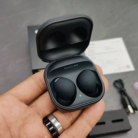 Samsung Galaxy Buds, Personal Things, Samsung Products, Bluetooth Earbuds Wireless, Pretty Iphone Cases, Wearable Tech, Bluetooth Earbuds, Touch Control, Wireless Earbuds