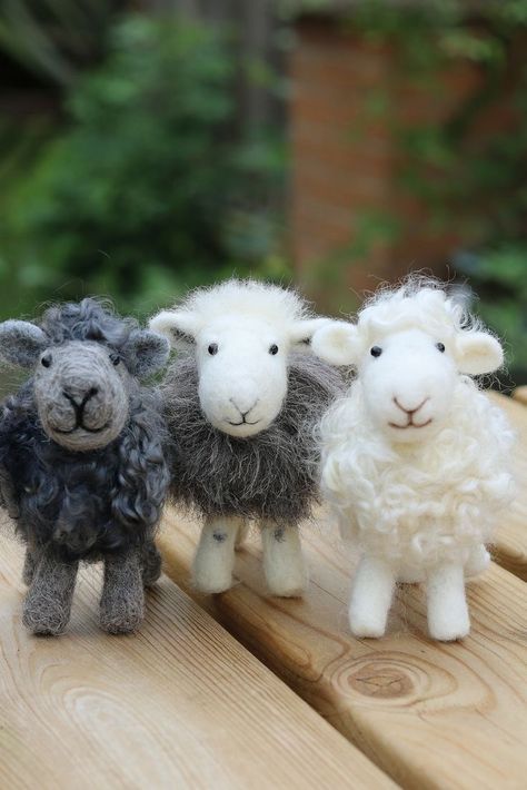 Needle Felting Patterns, Felting Patterns, Tovad Ull, Felted Sheep, Sheep Crafts, Needle Felting Diy, Wool Animals, Needle Felting Tutorials, Felt Bunny