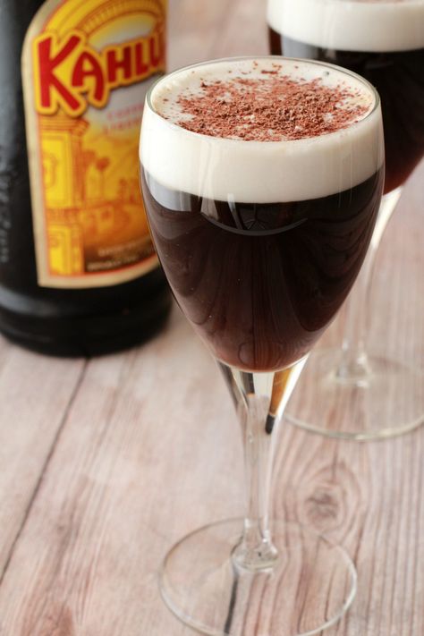 Kahlua Coffee Kahlua Coffee Drinks, Kahlua Drinks, Kahlua And Cream, Kahlua Coffee, Vegan Drinks Recipes, Dairy Free Coffee, Specialty Drinks, Coffee Ideas, Bourbon Drinks