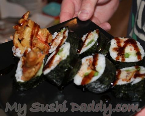 Spider Roll Sushi, Best Sushi Rolls, Making Sushi At Home, Sushi House, Cooked Sushi, Yummy Sushi, Making Sushi, Dessert Sushi, Sushi Roll Recipes