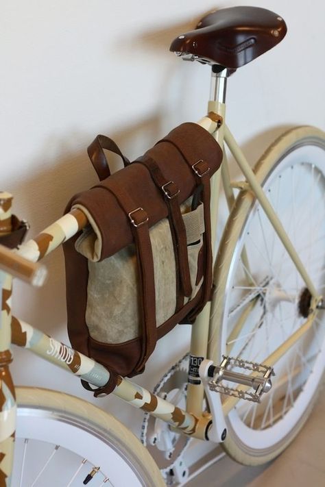 Bike Bag, Vintage Bicycles, Leather Projects, Bicycle Accessories, Bike Accessories, Tandem, Leather Bags, A Bag, Leather Working