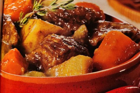 Lean & Mean Flank Steak Beef Stew Recipe: A Simple Stew Recipe Worth Sharing #30secondmom Flank Steak Stew Recipes, Hungarian Beef Stew, Steak Stew, Easy Stew Recipes, Ground Beef Meatloaf, Beef Meatloaf Recipes, Easy Beef Stew Recipe, 30seconds Food, Ribeye Steak Recipes