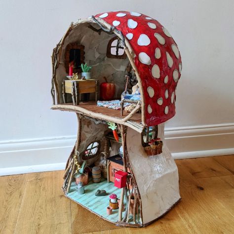 Gunna Ydri auf Instagram: „So here we have it, our finished toadstool gnome house 🍄 To make homemade toys is something we have always enjoyed. We never really plan…“ Cardboard Miniature House, Cardboard Diorama, Me And My Daughter, Just Go With The Flow, Hazel Village, Waldorf Crafts, Fairy House Diy, Homemade Dolls, Mini Doll House