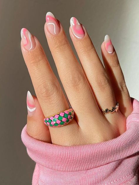 Summer Holiday Gel Nails Ideas, Light Pink Summer Nails Designs, Cute Nails Pink And White, Holiday Gel Nails Summer, White And Light Pink Nails, Nail Inspo Summer Square, Pink And White Summer Nails, Cute Pink Birthday Nails, Holiday Gel Nail Ideas