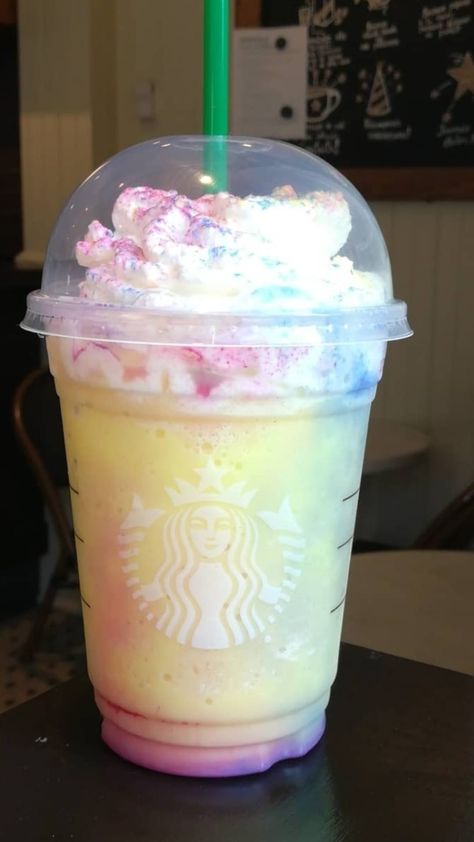 Rainbow Drink Aesthetic, Starbucks Rainbow Drinks, Starbucks Asthetic, Starbucks Rainbow, Preppy Barbie, Rainbow Drinks, Ha Sisters, Fun Drink Recipe, Iced Starbucks Drinks