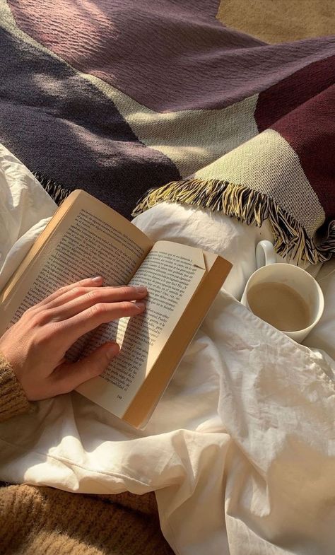 s. on Twitter: "Summer mornings. https://t.co/MQyv9GIt1V" / Twitter Reading Astethic, Book And Tea, Reading Pictures, Vision Board Book, Prayer Vision Board, Vision Board Themes, Vision Board Pics, Reading Motivation, Bookstagram Inspiration