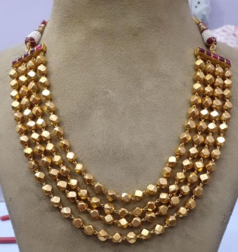 Gold Beads Necklace Indian, Gold Antique Choker, Antique Pearl Necklace, Pearl Mala, Antique Necklaces Design, Antique Jewellery Designs, Gold Jewellry, Antique Necklaces, Jewelry Set Design