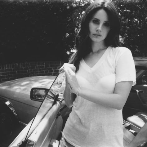 Lana Del Rey Hands, Lana Photoshoot, Ultraviolence Album, Lana Del Rey Pictures, Lana Del Rey Albums, Lana Del Rey Ultraviolence, Lana Del Rey Aesthetic, Rey Aesthetic, Lana Del Rey Love