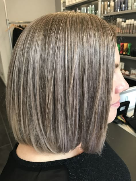 Highlights For Graying Hair, Blonde Bob Balayage, Ombre Hair Color For Brunettes, Short Hair 40, Bob Balayage, Ash Blonde Bob, Silver Hair Highlights, Short Hair Highlights, Ash Blonde Hair Colour