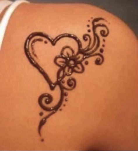 Small Henna Tattoos, Small Henna Designs, Henne Tattoo, Henna Tattoo Ideas, Cute Henna Designs, Cute Henna Tattoos, Henna Style Tattoos, Small Henna, Henna Drawings