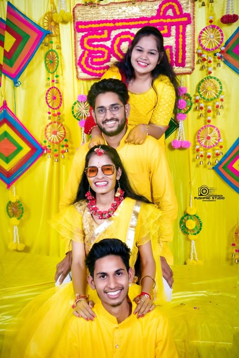 bride wedding photos shoot Haldi Rasam Outfit, Pose For Haldi Function, Haldi Poss Boys, Dulha Haldi Pose Single, Haldhi Stills Boy, Haldi Ceremony Groom Poses, Haldi Boys Photoshoot, Haldi Pose For Groom, Haladi Shastra Photoshoot