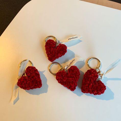 To get more updates about Crochet Hearts Must visit our website Small Gifts Crochet, Crochet Keychains Easy, Crochet Ideas Boyfriend, Easy Keychain Crochet, Crochet Small Gifts, Small Crochet Projects Easy, Small Easy Crochet Projects, Small Crochet Gift Ideas, Crochet Small Things